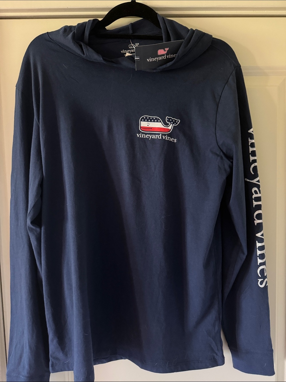 NWT Vineyard Vines Navy Long-Sleeve t-shirt Hoodie men’s M patriotic whale